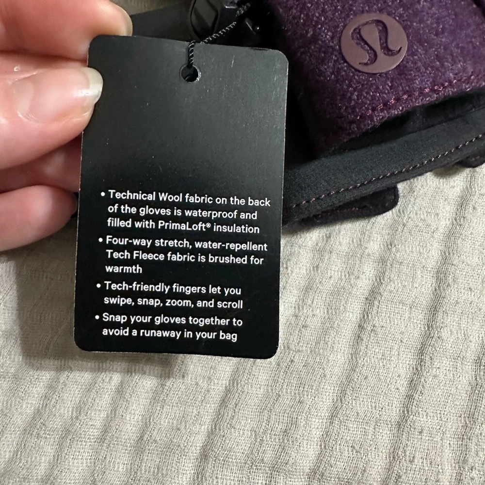 NWT Lululemon City Keeper Gloves Size L/XL